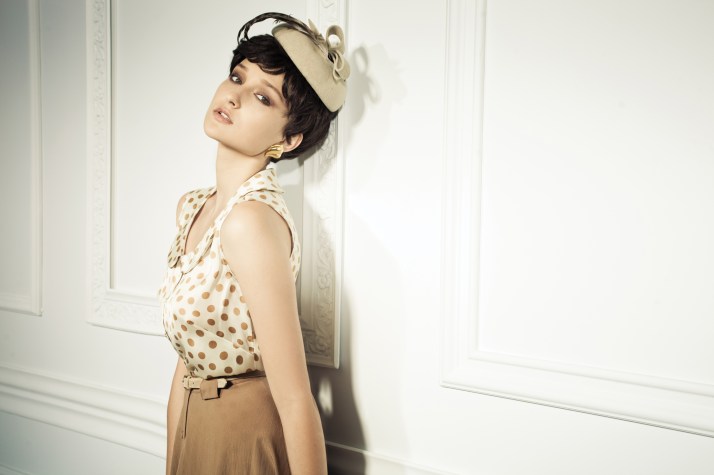 רנואר חולצת מחשוף 219.9 שח צילום אלון שפרנסקי