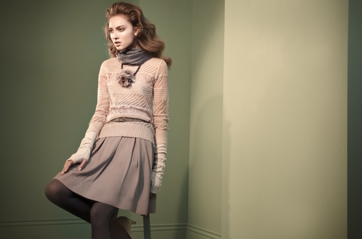 רנואר סריג 229.9 שח חצאית 229.9 שח צעיף 59.9 שח חגורה 99.9 ש