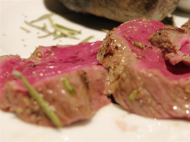 רצועות סינטה הטרקלין ביסטרו בשר ויין