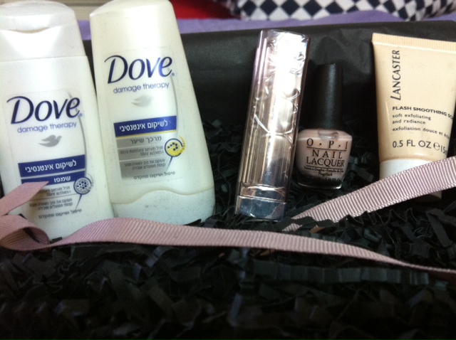 גלוסיבוק אפריל 2012 glossybox