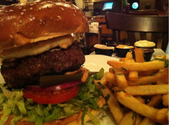 Meatball מיטבול ראשון לציון המבורגר בשר