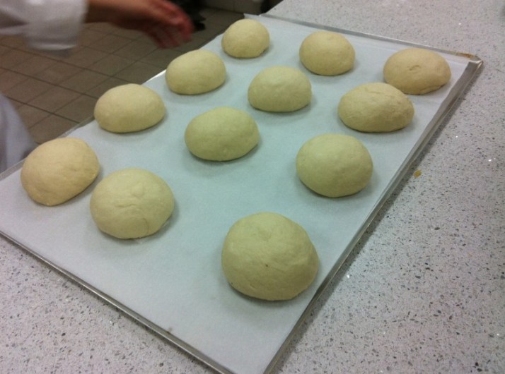 סדנת אפייה קונדיטוריה דן גורמה תל אביב