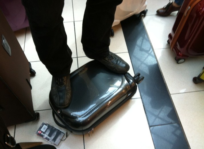 קולקציית מזוודות echolac ברשת תיק התיקים