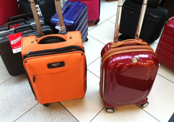 קולקציית מזוודות echolac ברשת תיק התיקים