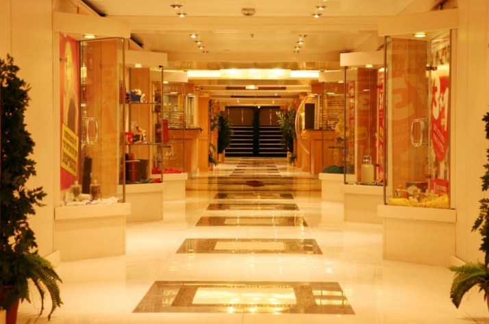 ביקור באונית הפאר גולדן איריס של מנו ספנות