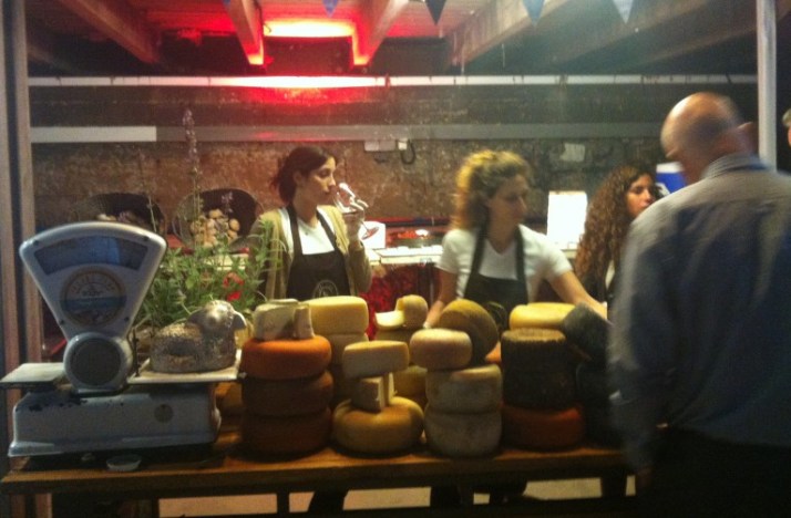 בר מארץ היין בנמל ת"א