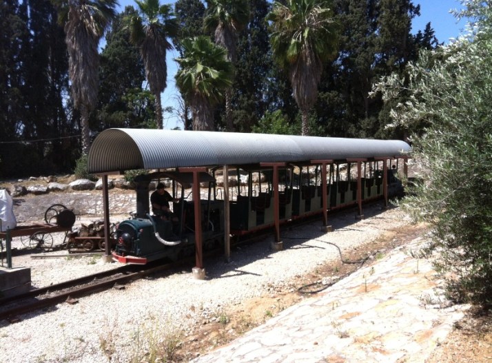 מוזיאון החצר הישנה בקיבוץ עין שמר 