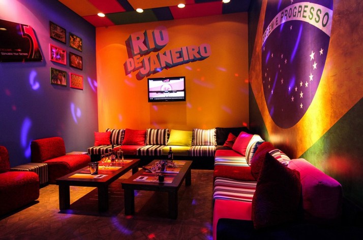 Me On the Mic - ערב קריוקי בלתי נשכח