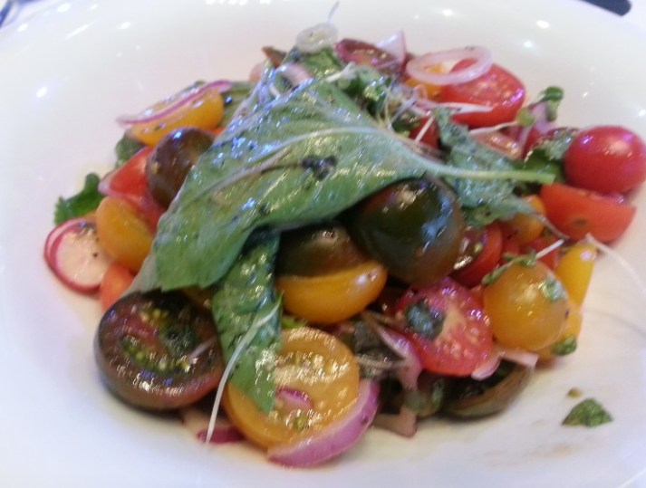 אירוח טבעוני במתחם האירועים שמש אדומה