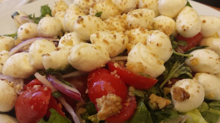 בית קפה פיאצה בגבעתיים