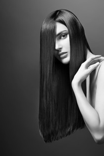 פיתוח מיוחד במספרה של ערן ויניב על החלקת השיער SILK SRAIGHT