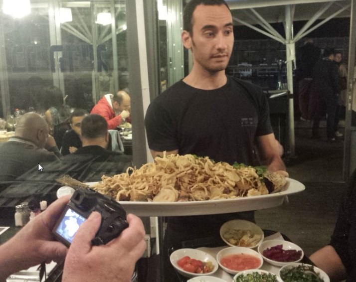 בני הדייג בנמל ת"א