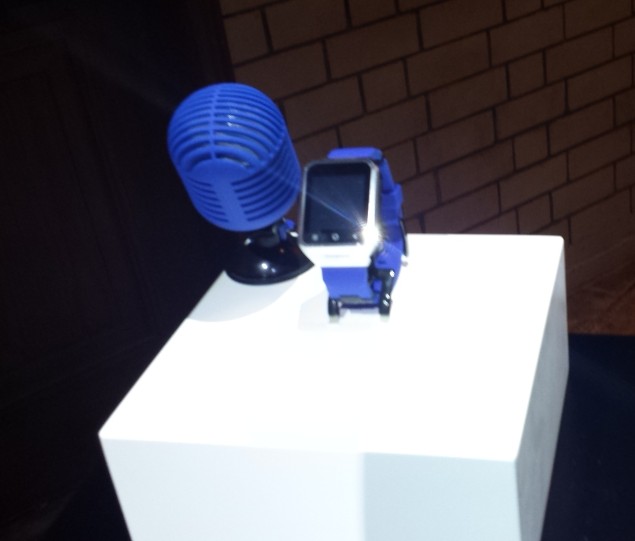 EM WATCH - שעון חכם מבית Emboss