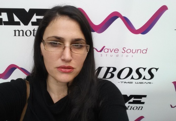 EM WATCH - שעון חכם מבית Emboss