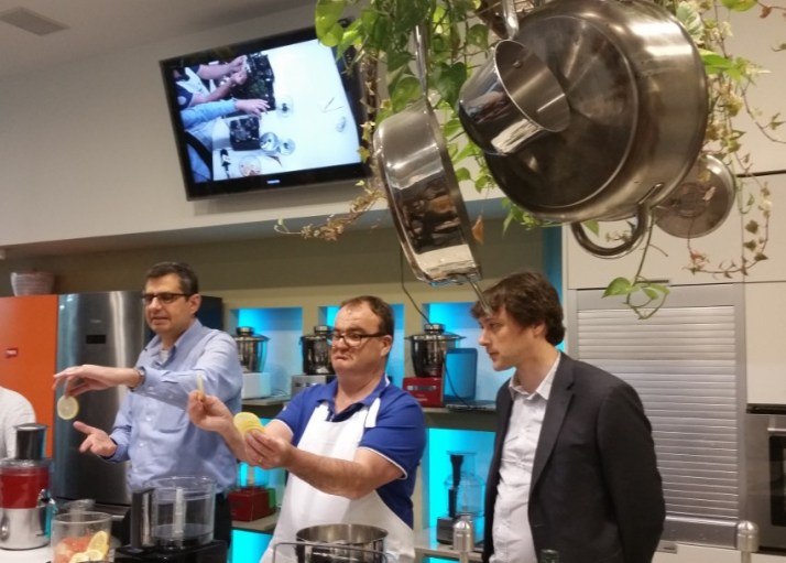 חדש בישראל  מגי'מיקסר - מיקסר ומעבד מזון מבית  ניופאן Magimix 