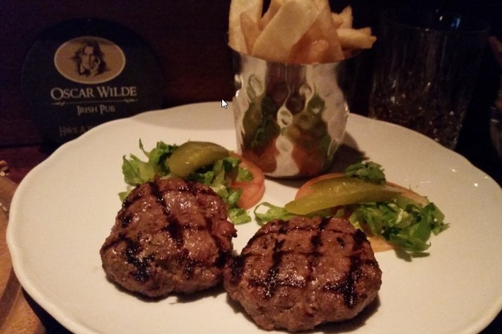 חוגגים עצמאות בפאב הארי אוסקר ווילד Oscar Wilde בחולון ובפת תקווה