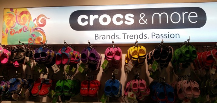 קרוקס אנד מור  CROCS & MORE 