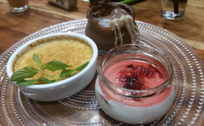 קלדרון על ים תיכון - יון על חוף הים