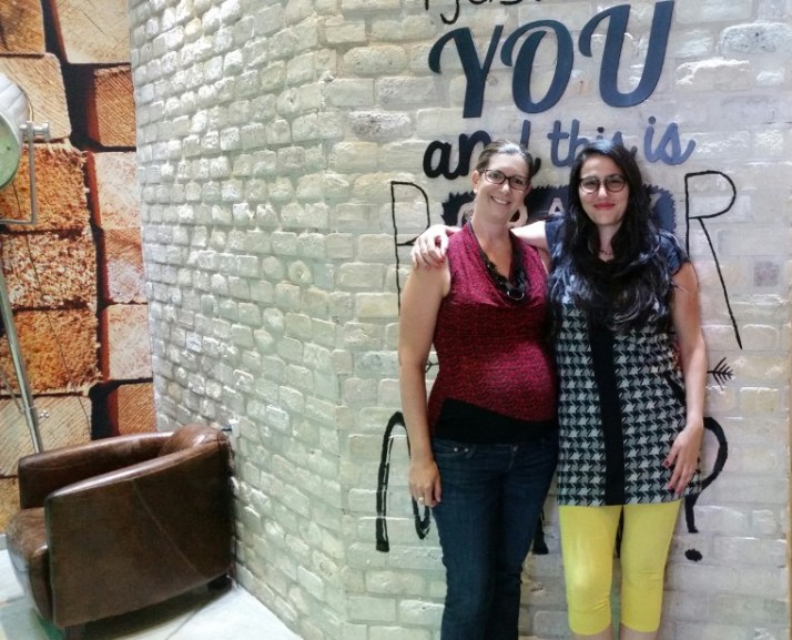 תיאטרון בסלון מתארח במועדון פלאג אין בראשל