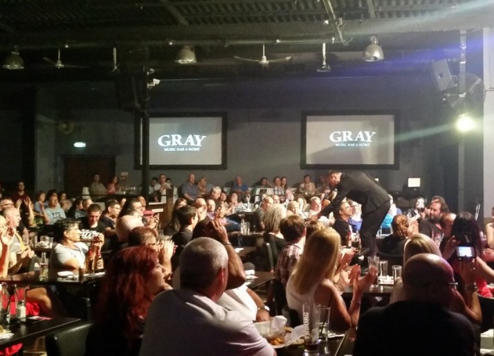 על המופע "ביטלמניה" של להקת ה"מיסטרי מג'יקל טור" BEATLEMANIA by MAGICAL MYSTERY TOUR