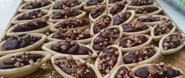 חדש: מותג Desserts לחומרי גלם לאפייה עם הפרזנטור - שף קונדיטור אורן בקר 