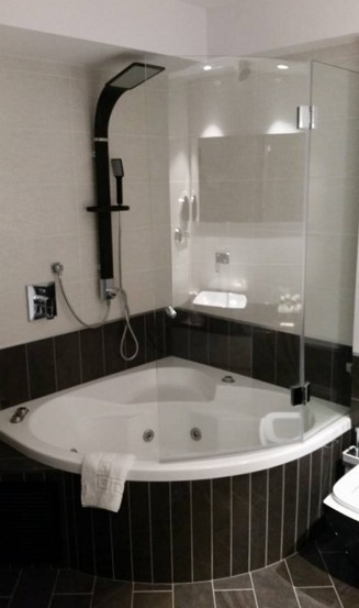 מתאווררים בירושלים: מסעדת מדיטה, מלון בוטיק הקומה ה-21 ובית קפה ומתחם נוקטורנו