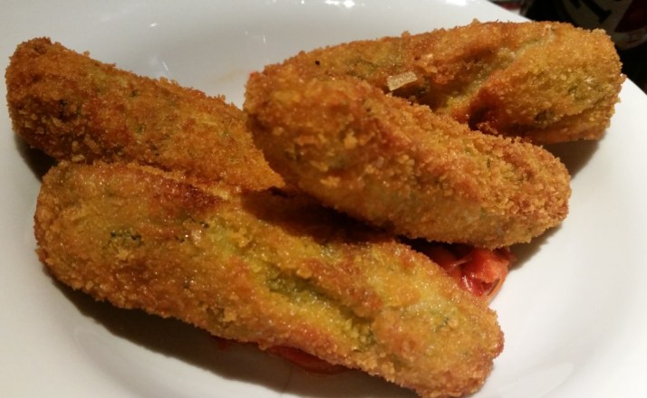 מסעדת בורוכוב 88 רעננה - מקלות גבינה