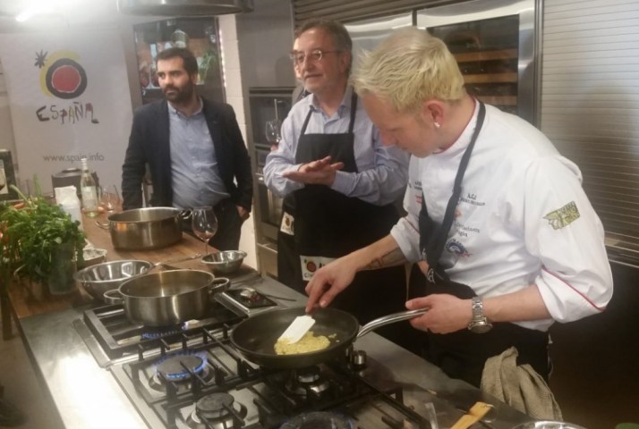 סדנת בישול ספרדי עם שף ניר צוק ושף אורח מספרד - טוניו רודריגז