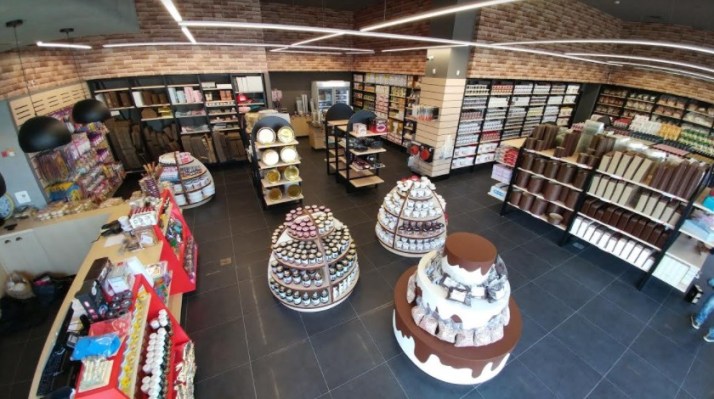 חנות הגדל של חברת פוליבה