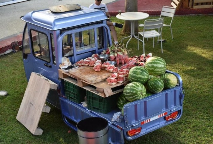 פוד טראקס של שף גיא פרץ FOOD TRUCK COMPANY