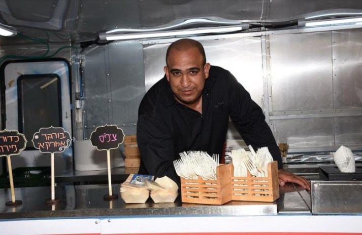 פוד טראקס של שף גיא פרץ FOOD TRUCK COMPANY