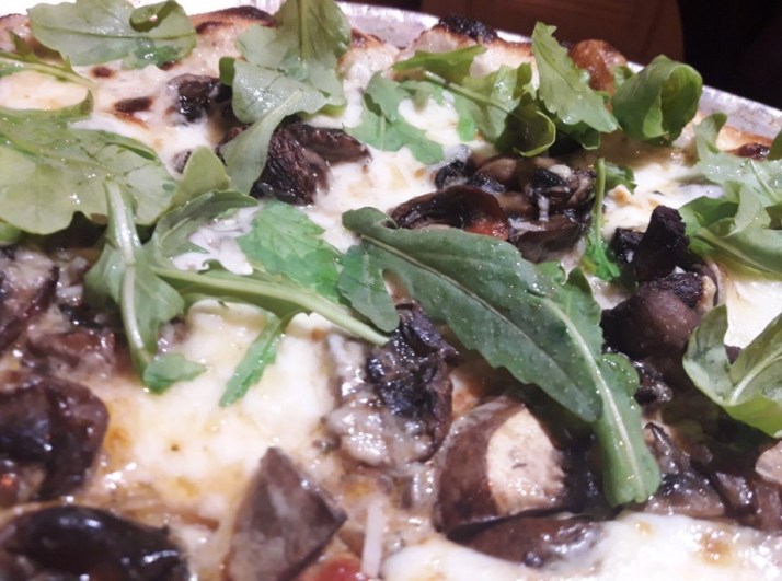 DOUBLE OR NOTHING (אופציה למנה ללא גלוטן)   65   רוטב עגבניות, מוצרלה, פפרוני, מוצרלה, פפרוני, פרמז'ן ובולגרית