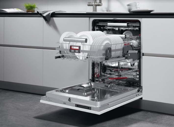 מיניליין יבואנית AEG משיקה מהפיכה בעולם מדיחי הכלים AEG Comfortlift