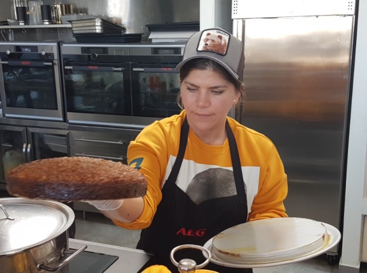 מיניליין משיקה טכנולוגיה חדשה המשלבת אדים SteamBake בסדרת תנורי בישול ואפייה של  AEG