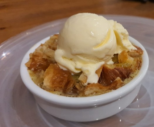 ברד פודינג אנגוסרי בעין המפרץ