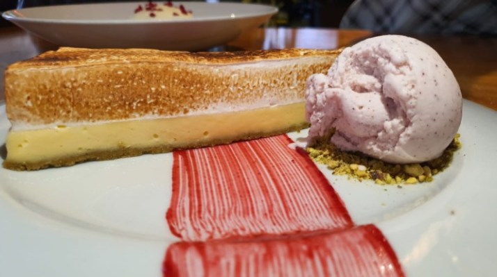 טארט לימון מסעדת טיביס של שף חיים טיבי בחוות ורד הגליל