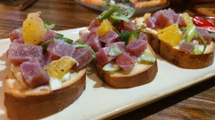 ברוסקטה טונה אדומה