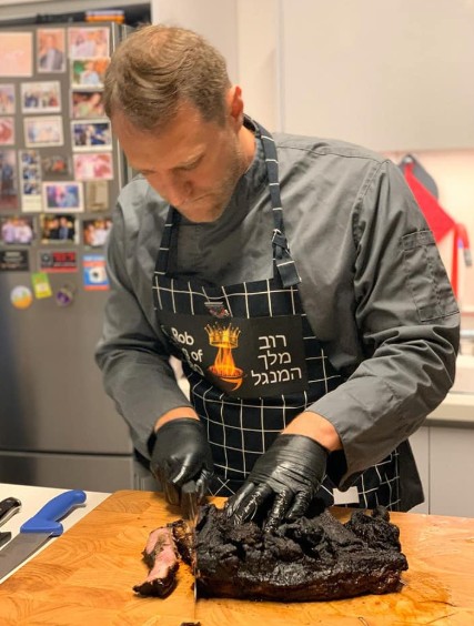 ערבי בשר מענגים אצל רוב מלך המנגל