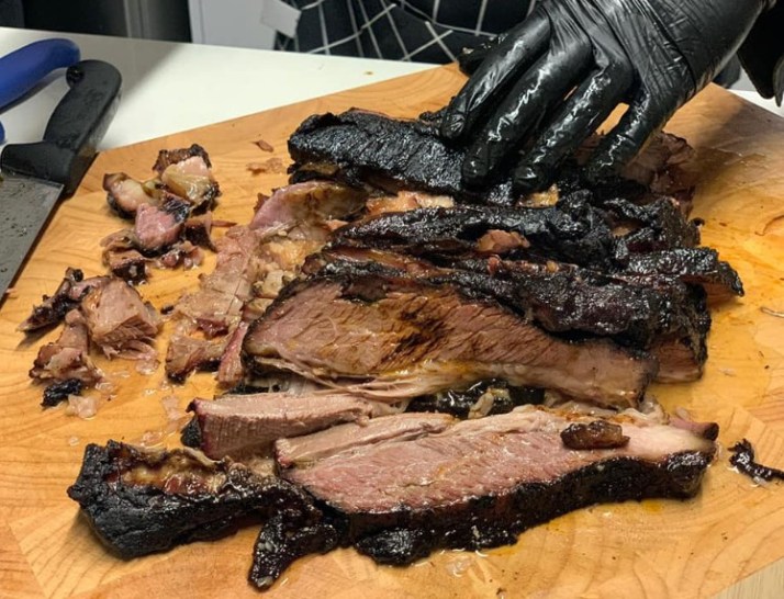 ערבי בשר מענגים אצל רוב מלך המנגל