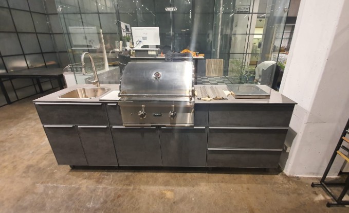 השקת אולם תצוגה חדש של כפיר נילסן