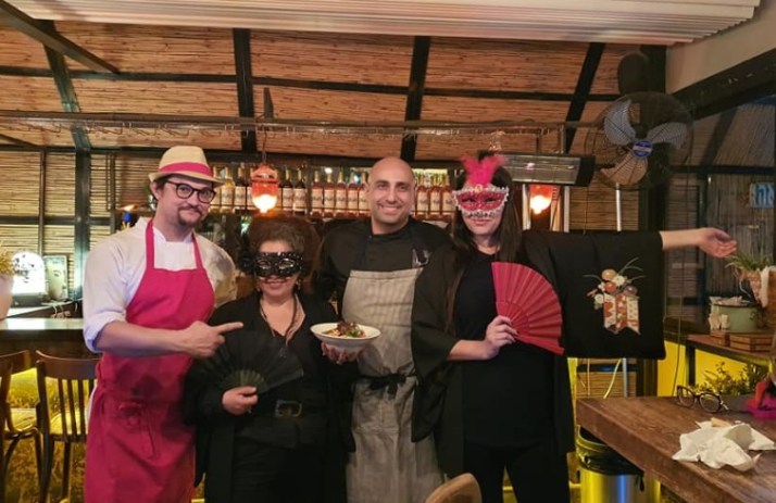 פר דרייר הצרפתייה התחפשה למרוקאית. או: ארוחה אחרונה טרום עידן הקורונה