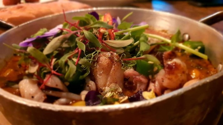 קלאמרי עם פרנה ברוטב דג מרוקאי